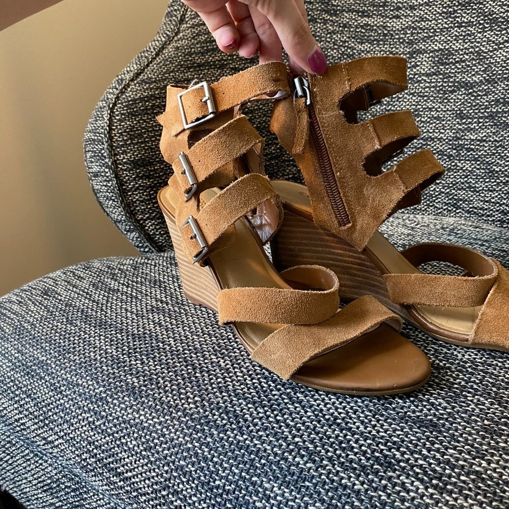 Crown Vintage Serena Wedge - Picture 2 of 4